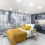 Stylish Fully Fitted Close To The Danube Appartement