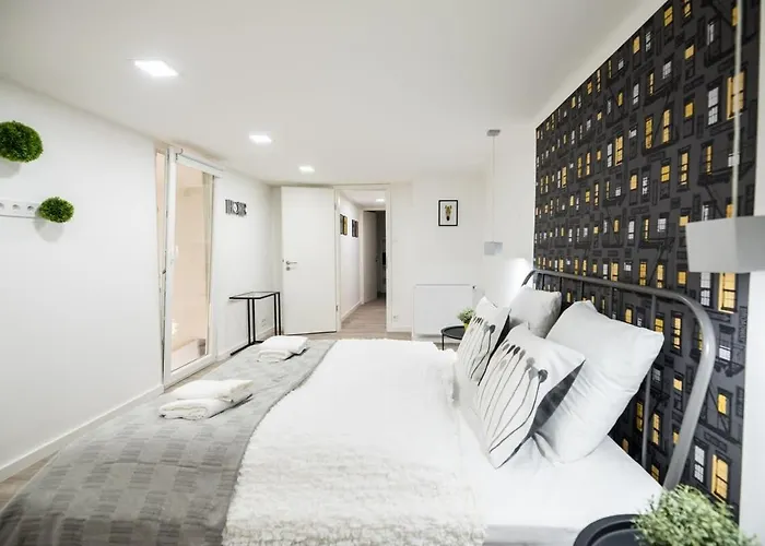 Stylish Fully Fitted Close To The Danube
