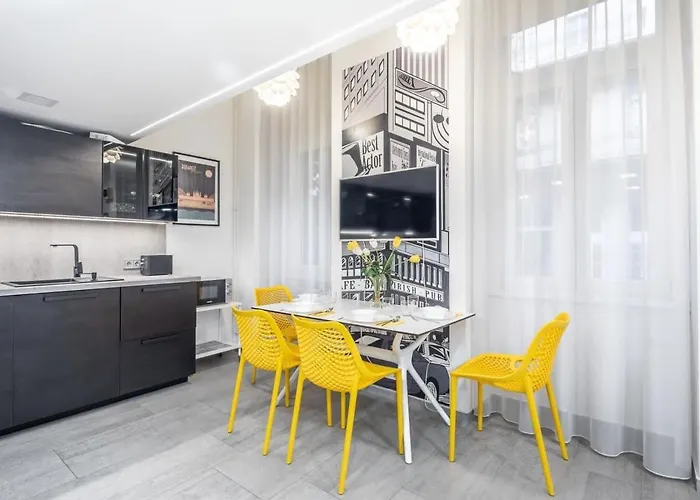 Stylish Fully Fitted Close To The Danube Appartamento