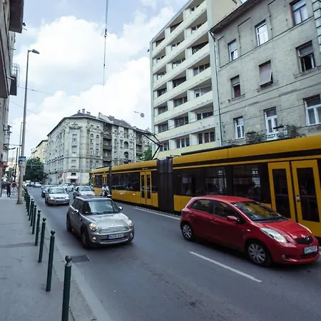 Stylish Fully Fitted Close To The Danube *
