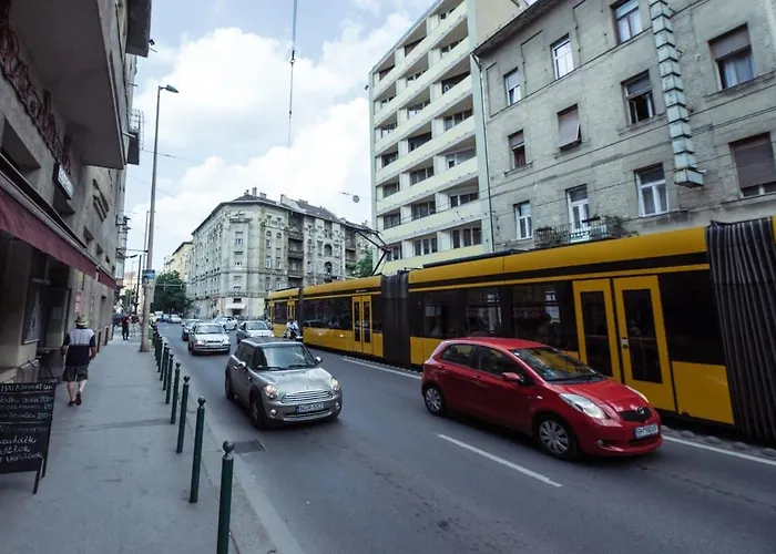 Stylish Fully Fitted Close To The Danube *